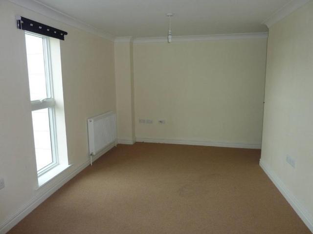 1 bedroom ground floor flat to rent