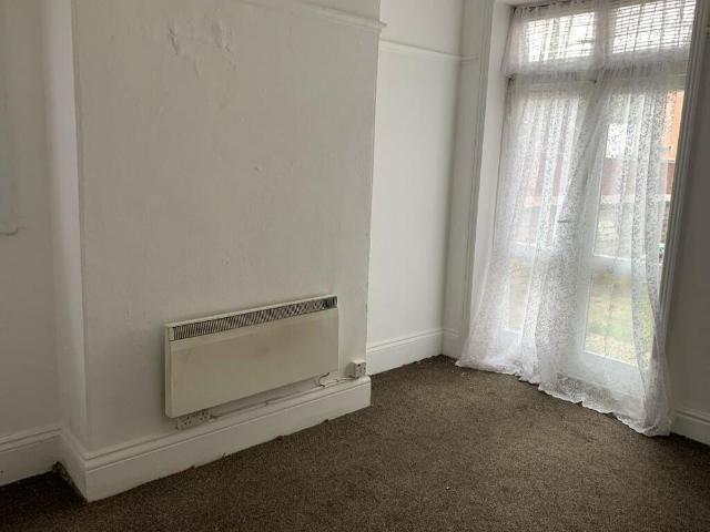 1 bedroom ground floor flat to rent