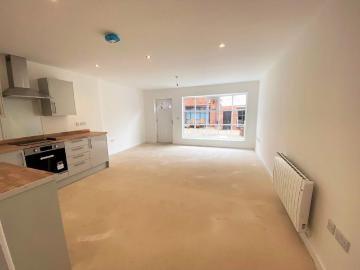 1 bedroom ground floor flat to rent