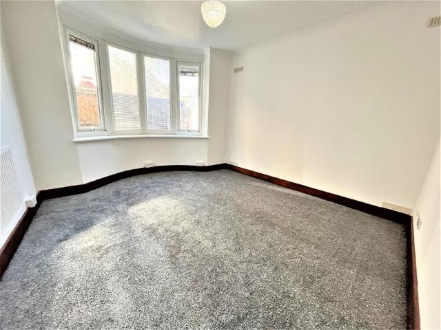1 bedroom ground floor flat to rent