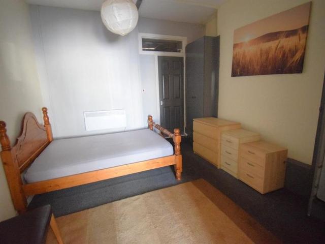 1 bedroom ground floor flat to rent