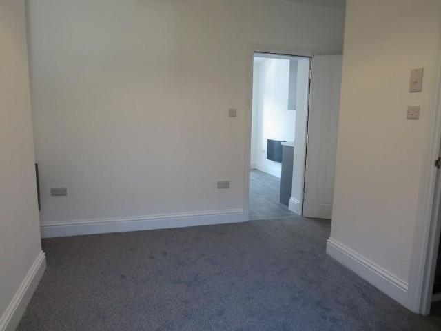 1 bedroom ground floor flat to rent