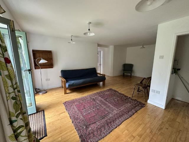 1 bedroom ground floor flat to rent