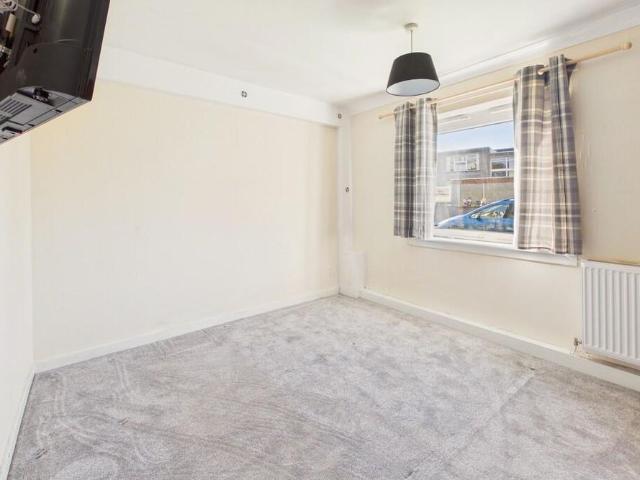 1 bedroom ground floor flat to rent