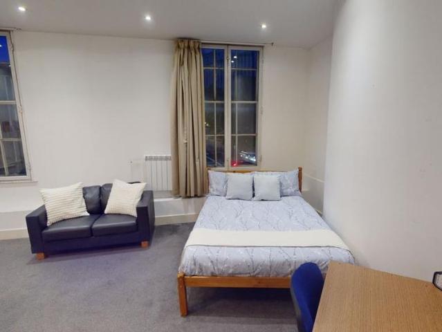 1 bedroom ground floor flat to rent