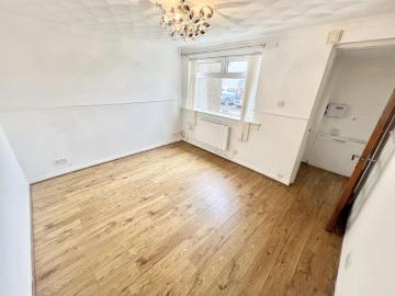 1 bedroom ground floor flat to rent