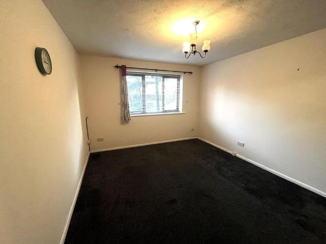 1 bedroom ground floor flat to rent