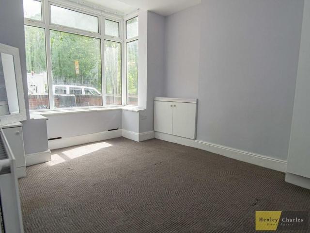 1 bedroom ground floor flat to rent