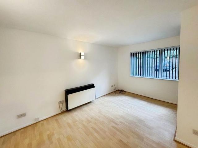 1 bedroom ground floor flat to rent