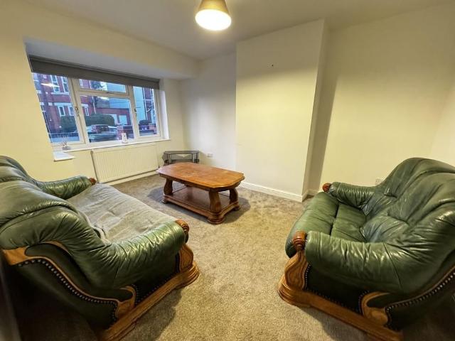 1 bedroom ground floor flat to rent