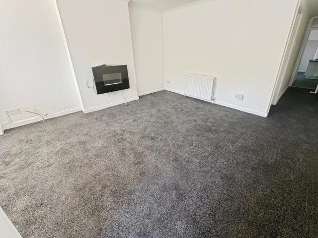 1 bedroom ground floor flat to rent