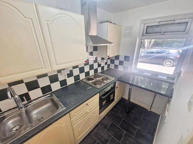 1 bedroom ground floor flat to rent