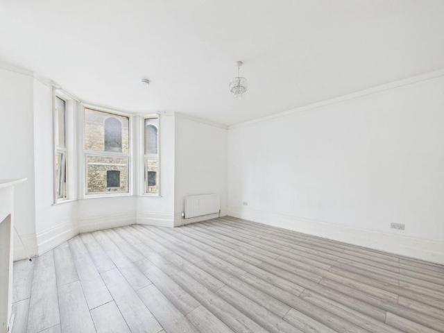 1 bedroom ground floor flat to rent