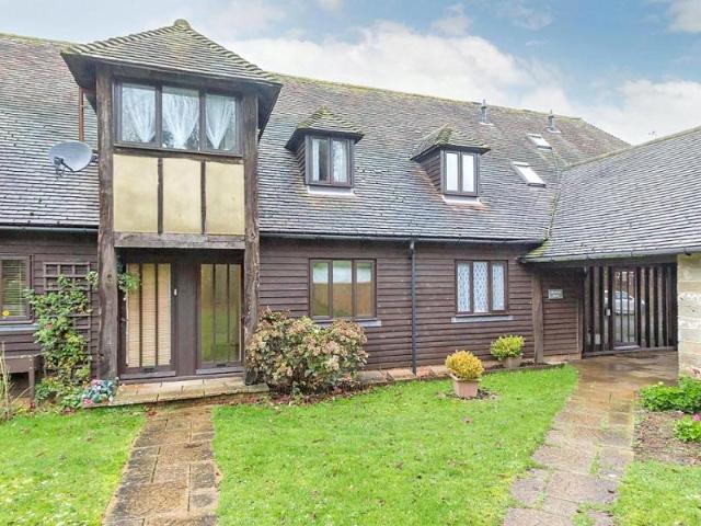 1 Bedroom ground floor flat to rent