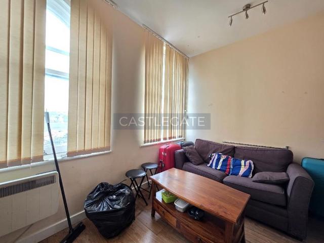 1 bedroom ground floor flat to rent