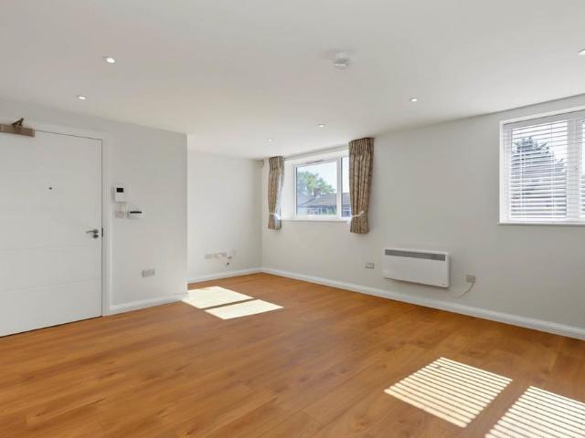 1 bedroom ground floor flat to rent
