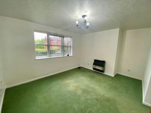 1 bedroom ground floor flat to rent