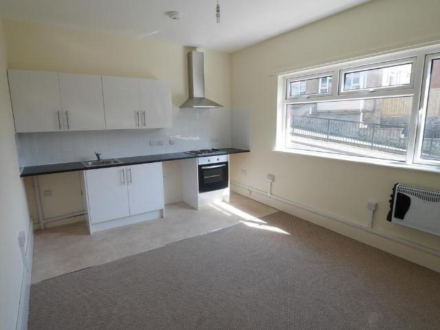 1 bedroom ground floor flat to rent