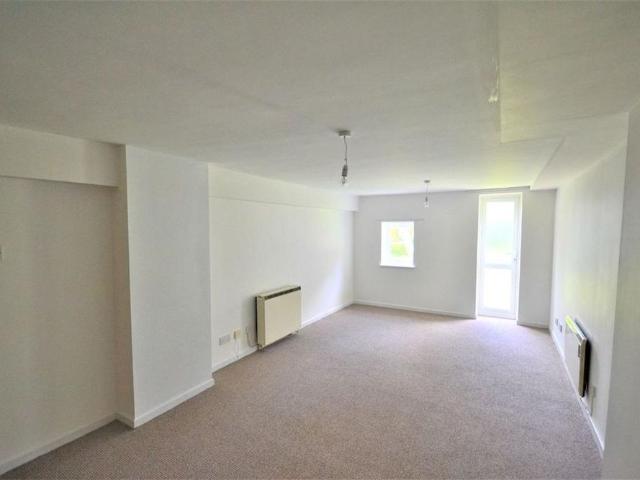 1 bedroom ground floor flat to rent
