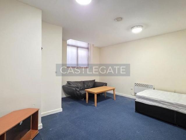 1 bedroom ground floor flat to rent