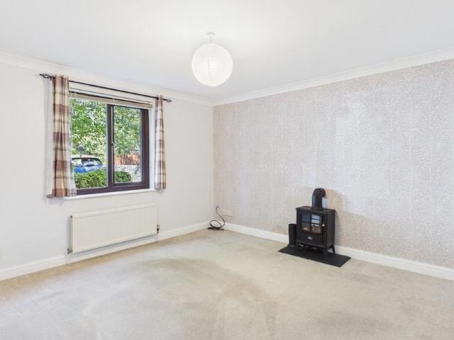 1 bedroom ground floor flat to rent