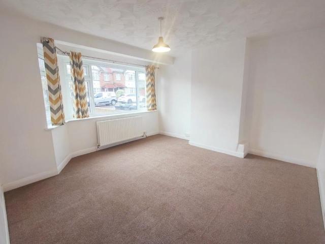 1 bedroom ground floor flat to rent