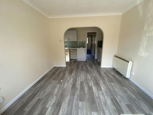 1 bedroom ground floor flat to rent