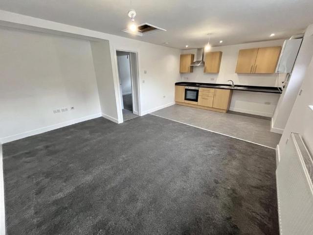 1 bedroom ground floor flat to rent