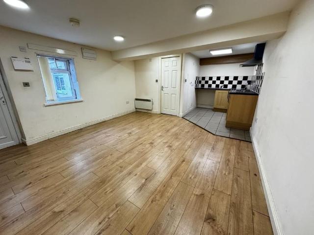 1 bedroom ground floor flat to rent