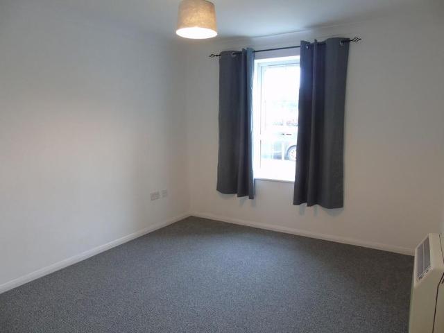 1 bedroom ground floor flat to rent