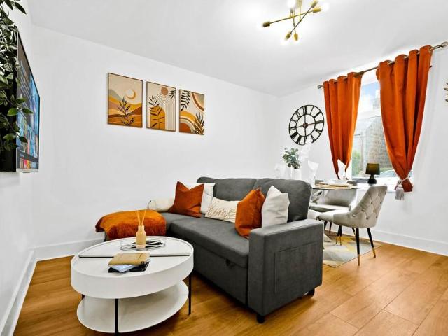 1 bedroom ground floor flat to rent