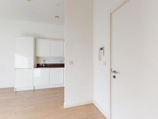 1 bedroom ground floor flat to rent