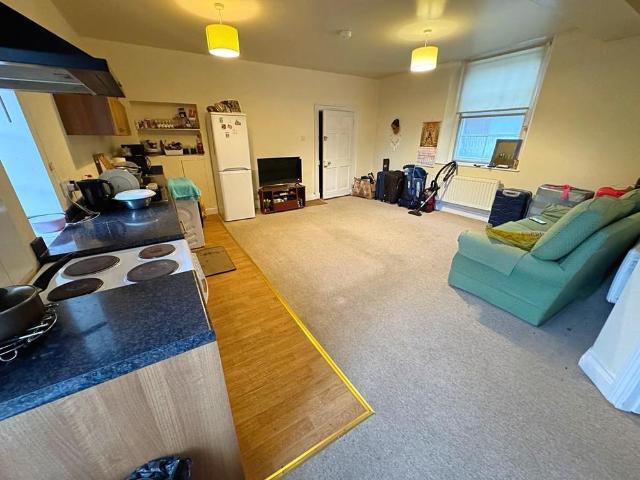 1 bedroom ground floor flat to rent