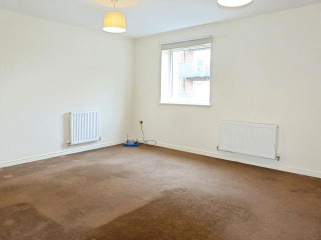1 bedroom ground floor flat to rent