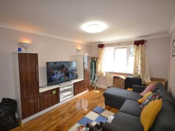 1 bedroom ground floor flat to rent
