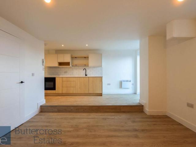 1 bedroom ground floor flat to rent