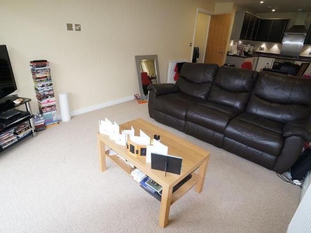 1 bedroom ground floor flat to rent