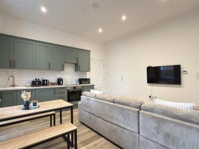 1 bedroom ground floor flat to rent