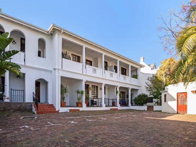 1 Bedroom Guest House To Let in Sea Point