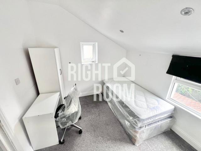 1 bedroom Double room to let Room 3, Grosvenor Road, Forest Gate, London E7 8JB