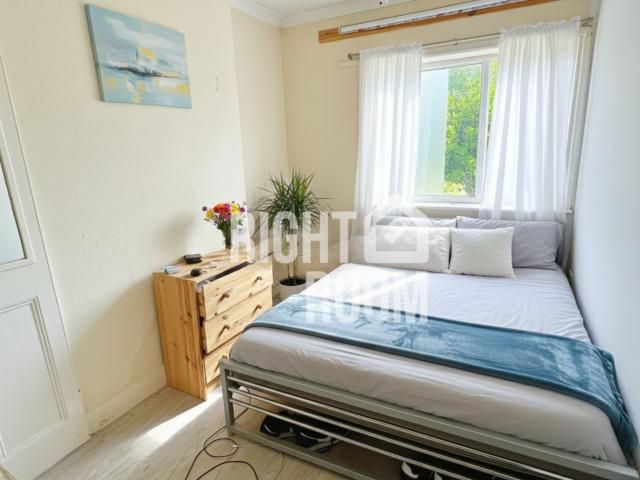 1 bedroom Double room to let Room 5, Burgess Road, Southampton SO16 3BJ
