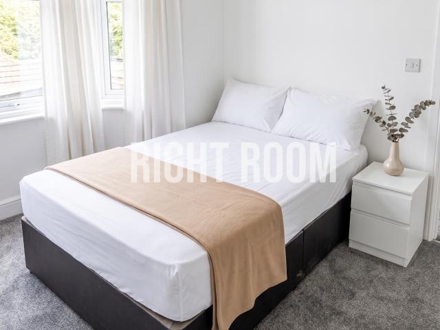 1 bedroom Double room to let Room 5, Chingford Road, E17 5AE, London