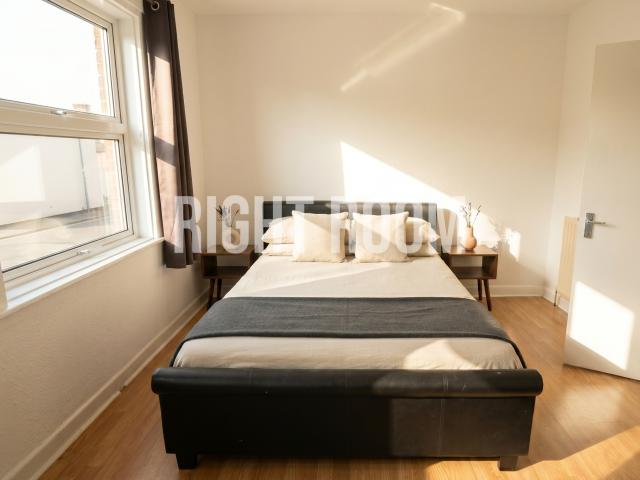 1 bedroom Double room to let Room 6, Coventry Road, Polygon, Southampton SO15