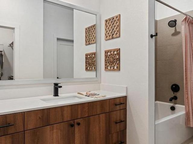 1 bedroom, Dallas TX 75204 104336054