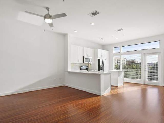 1 bedroom, Dallas TX 75204 105225854