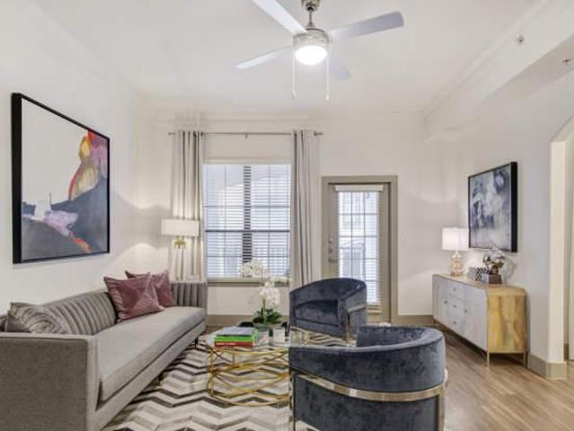1 bedroom, Dallas TX 75204 105854382