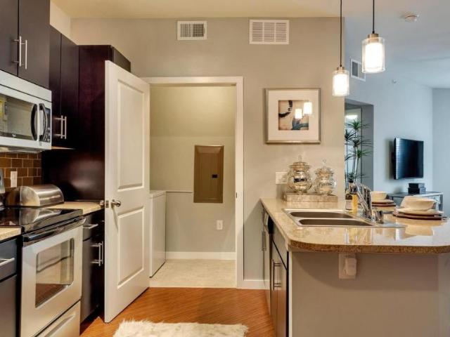 1 bedroom, Dallas TX 75206 105016533