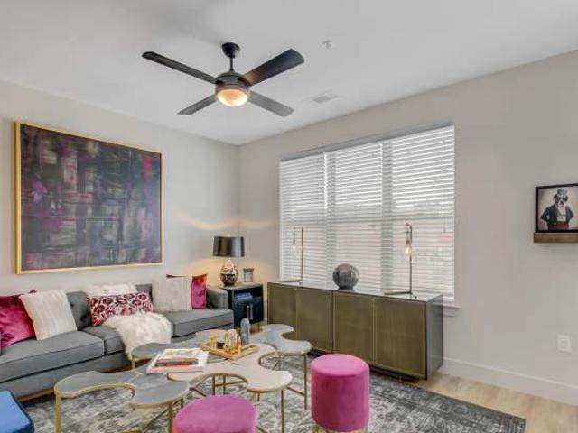 1 bedroom, Dallas TX 75208 105225949
