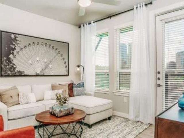 1 bedroom, Dallas TX 75201 105220134