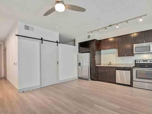 1 bedroom, Dallas TX 75219 105223014